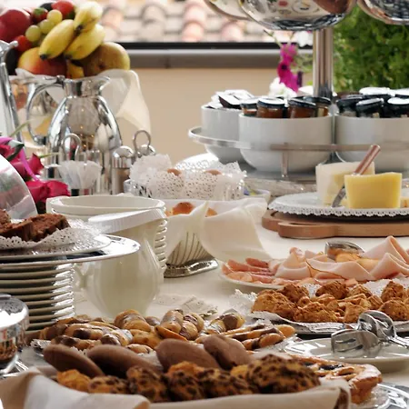 Daniel's ホテル 4*