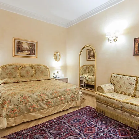 Daniel's Hotel