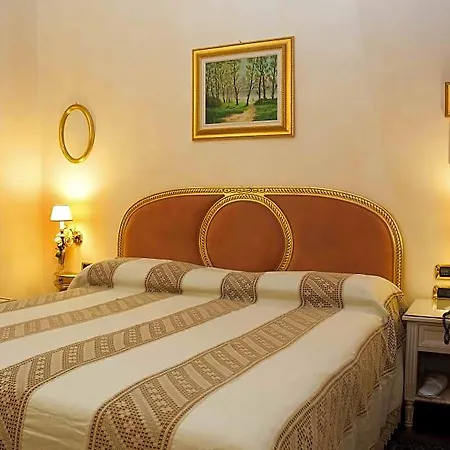 Daniel's Hotel