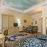 Отель Daniel's 4*