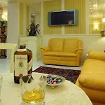 Отель Daniel's
