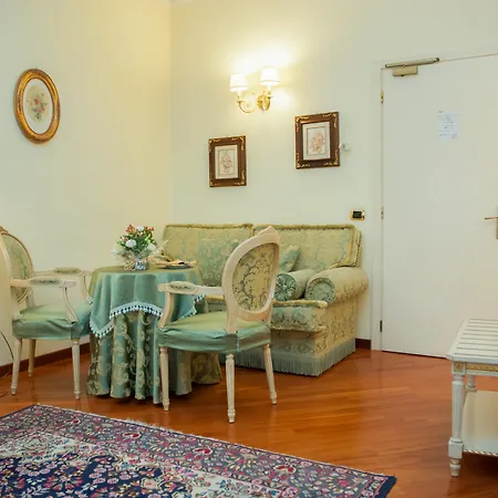 Daniel's Отель 4*