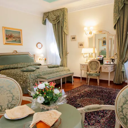 Daniel's Отель 4*